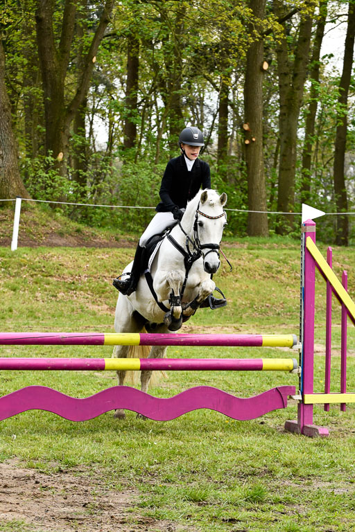 Quali für Goldene Schärpe Ponys in Berge   6+7.5.23 | Louise Hellmers - Cloonaghmore Lad_23 