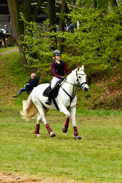 Quali für Goldene Schärpe Ponys in Berge   6+7.5.23 | Louise Hellmers - Cloonaghmore Lad_28 