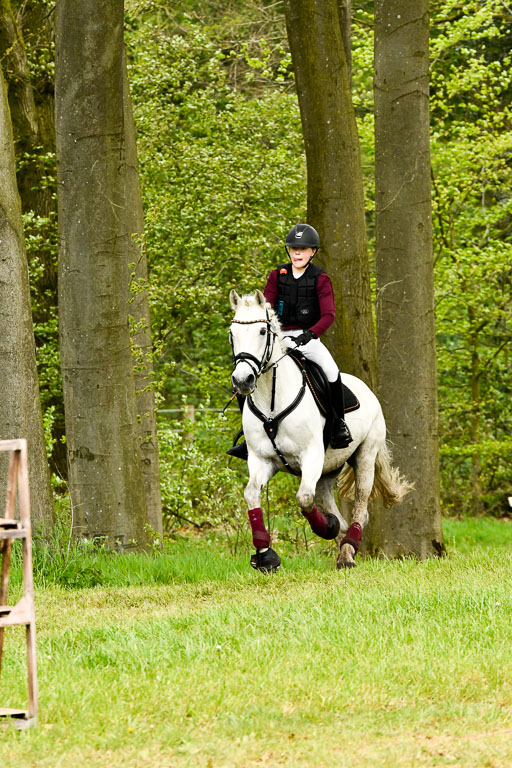 Quali für Goldene Schärpe Ponys in Berge   6+7.5.23 | Louise Hellmers - Cloonaghmore Lad_39 