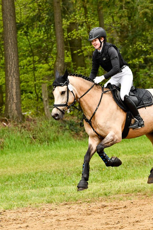 Quali für Goldene Schärpe Ponys in Berge   6+7.5.23 | Malin Brackmann - Gino_52 