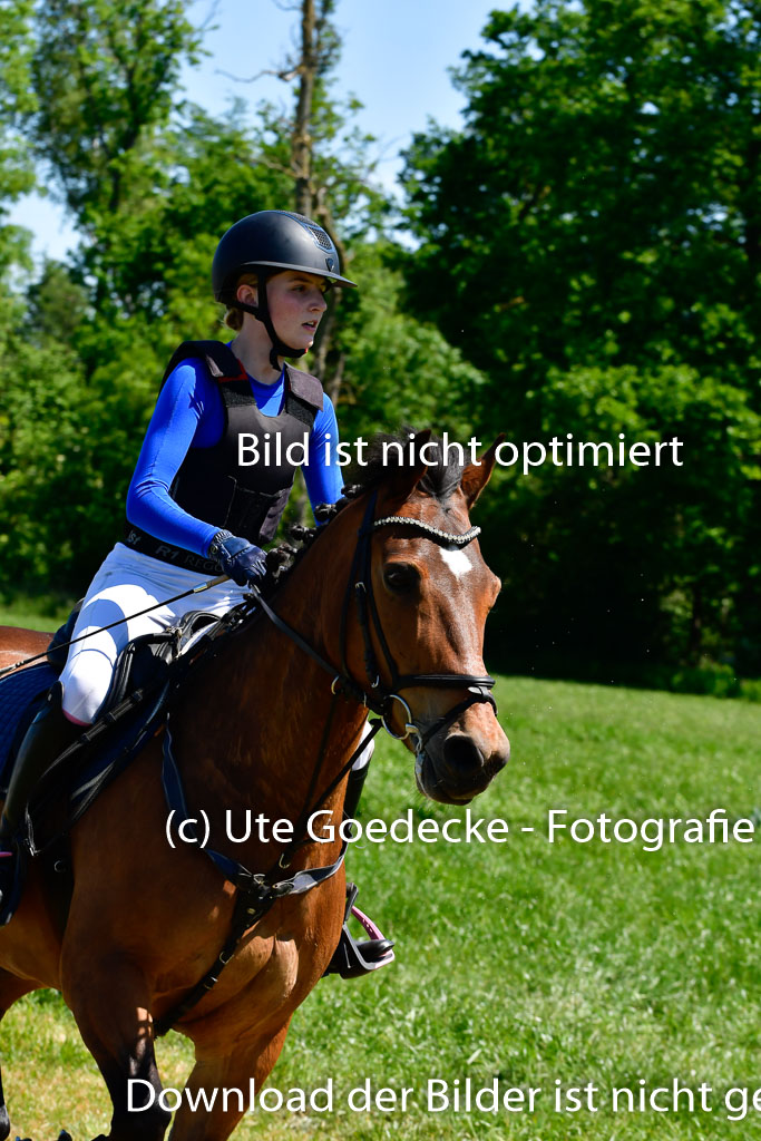 Goldene Schärpe Ponys in Hohen Luckow 1-4.6.23 | 04062023 - Jette C Sievbers - Streicher_04 