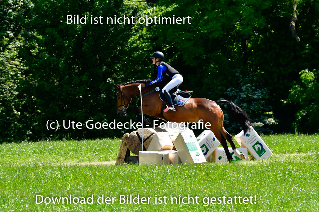 Goldene Schärpe Ponys in Hohen Luckow 1-4.6.23 | 04062023 - Jette C Sievbers - Streicher_06 