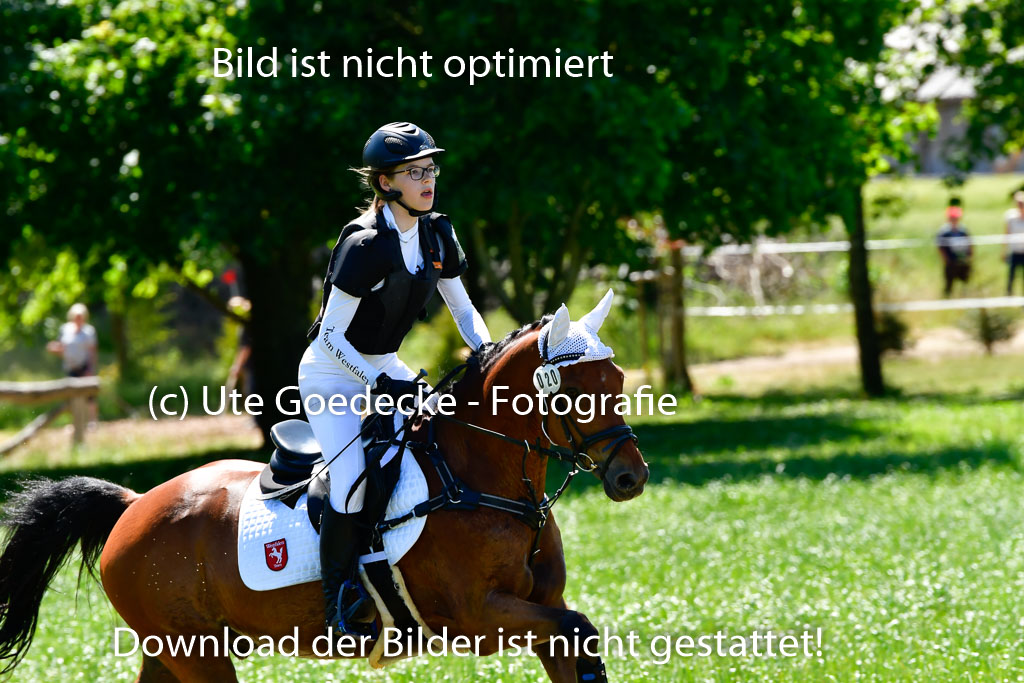 Goldene Schärpe Ponys in Hohen Luckow 1-4.6.23 | 04062023 Alicia Hebecke - Chilli Pepper_15