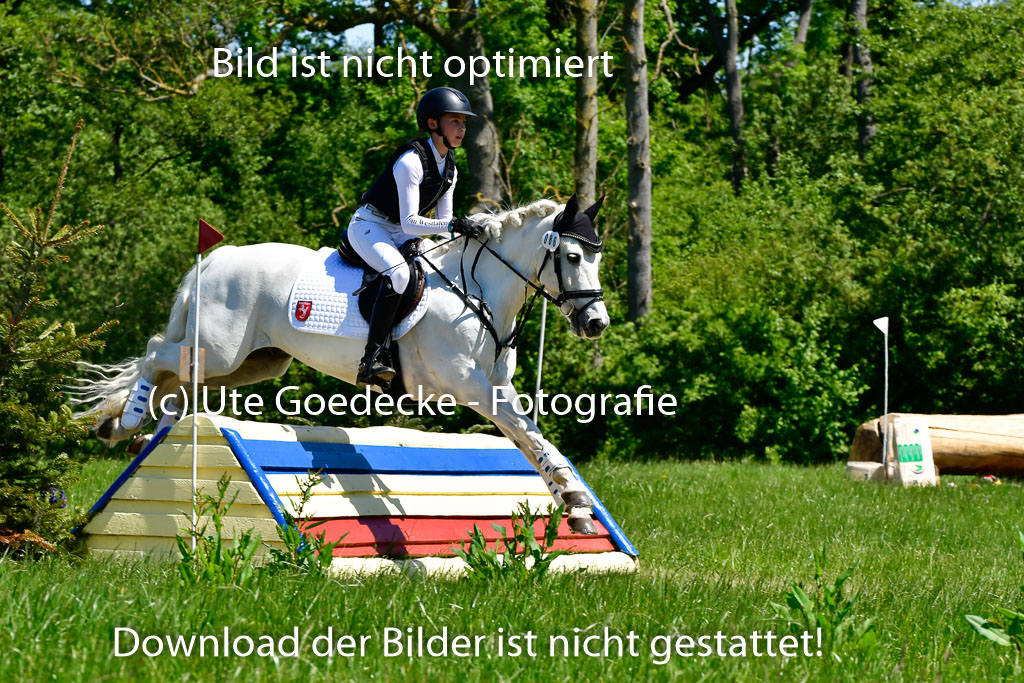 Goldene Schärpe Ponys in Hohen Luckow 1-4.6.23 | 04062023 Carla Lindner - Pen Y_09 