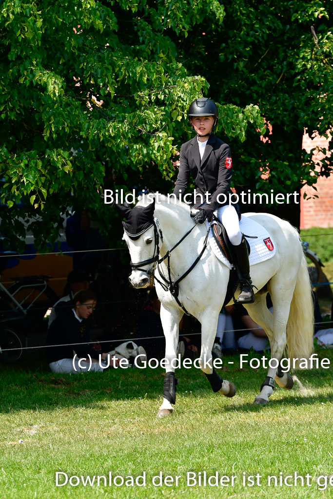 Goldene Schärpe Ponys in Hohen Luckow 1-4.6.23 | 04062023 Carla Lindner - Pen Y_14