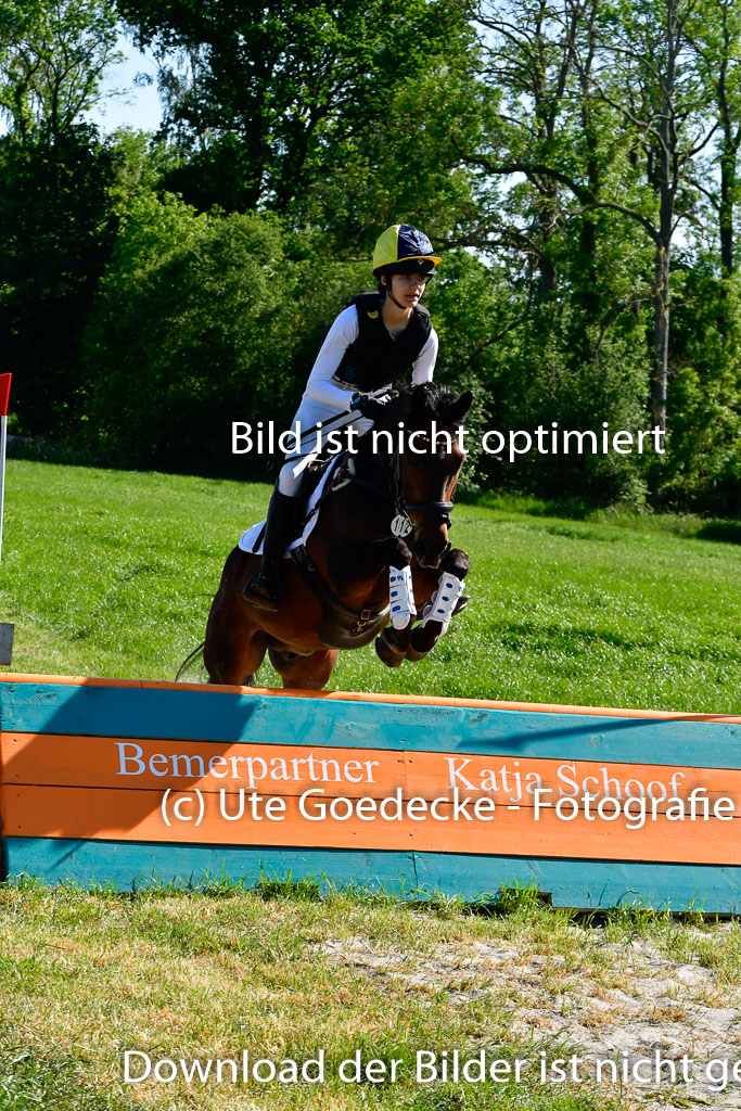 Goldene Schärpe Ponys in Hohen Luckow 1-4.6.23 | 04062023 Celina Weiss - Vivaldi_02 