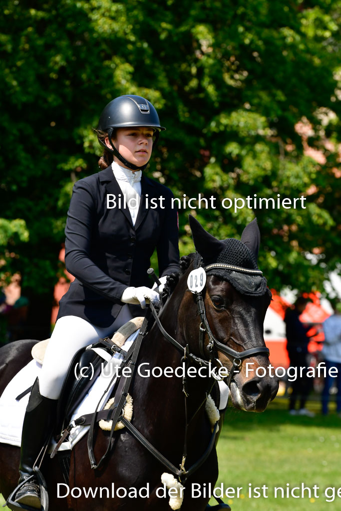 Goldene Schärpe Ponys in Hohen Luckow 1-4.6.23 | 04062023  Flora Endres - Dark Dynamite_14 