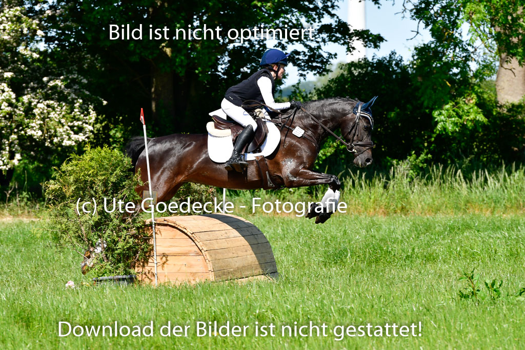 Goldene Schärpe Ponys in Hohen Luckow 1-4.6.23 | 04062023   Frieda Schulze Zurmussen - Milka_07 