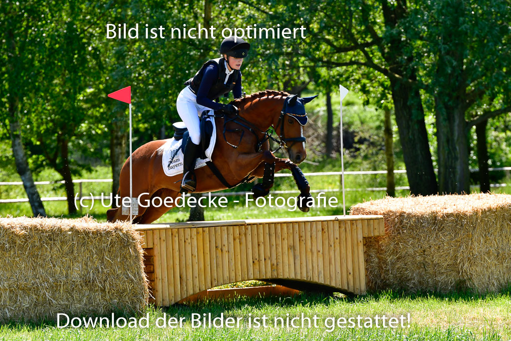 Goldene Schärpe Ponys in Hohen Luckow 1-4.6.23 | 04062023 Josefine Schroft -  Bo-Attella_12 