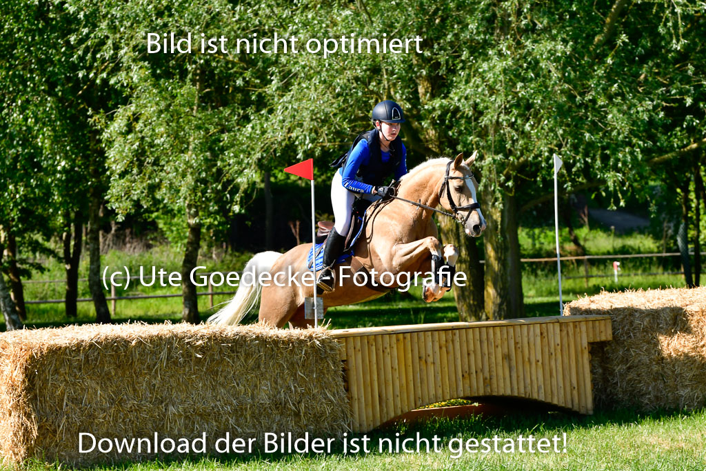 Goldene Schärpe Ponys in Hohen Luckow 1-4.6.23 | 04062023 Laura Scheidtweiler - El Amigo  Mio_10 