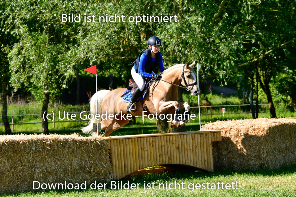 Goldene Schärpe Ponys in Hohen Luckow 1-4.6.23 | 04062023 Laura Scheidtweiler - El Amigo  Mio_11 