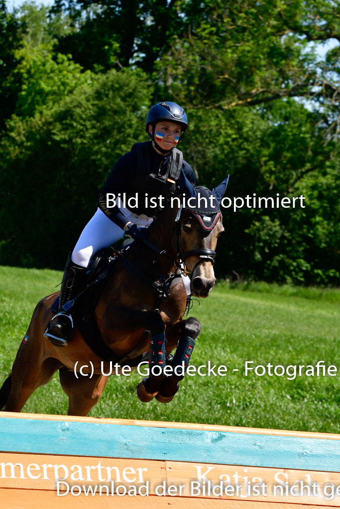 Goldene Schärpe Ponys in Hohen Luckow 1-4.6.23 | 04062023 Mara Hertmann - Beyonce at little Uncle_01 