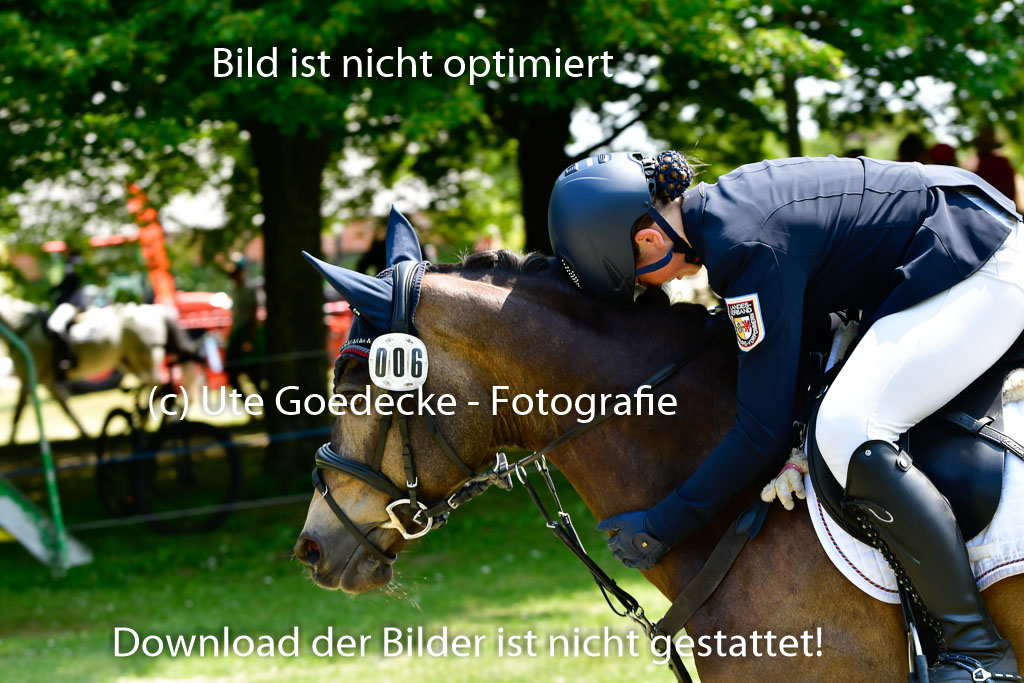 Goldene Schärpe Ponys in Hohen Luckow 1-4.6.23 | 04062023 Mara Hertmann - Beyonce at little Uncle_24 