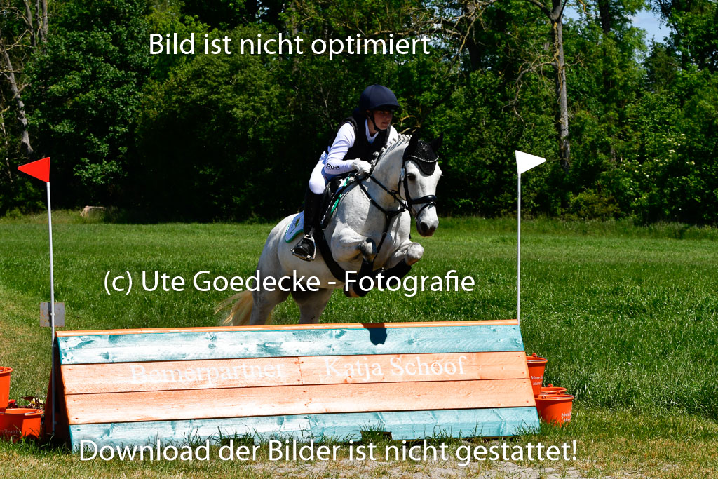 Goldene Schärpe Ponys in Hohen Luckow 1-4.6.23 | 04062023 Mia Müller - Lonsdale Lucky Star_01
