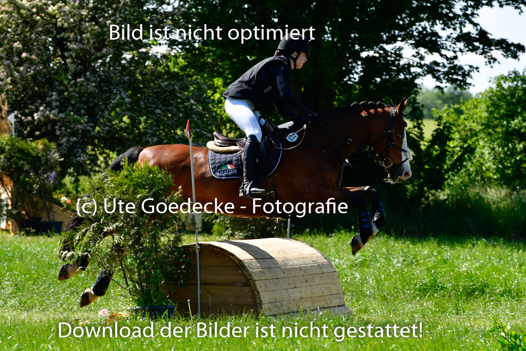 Goldene Schärpe Ponys in Hohen Luckow 1-4.6.23 | 094062023 Merle Hinrichsen - Dirty Fox_11 