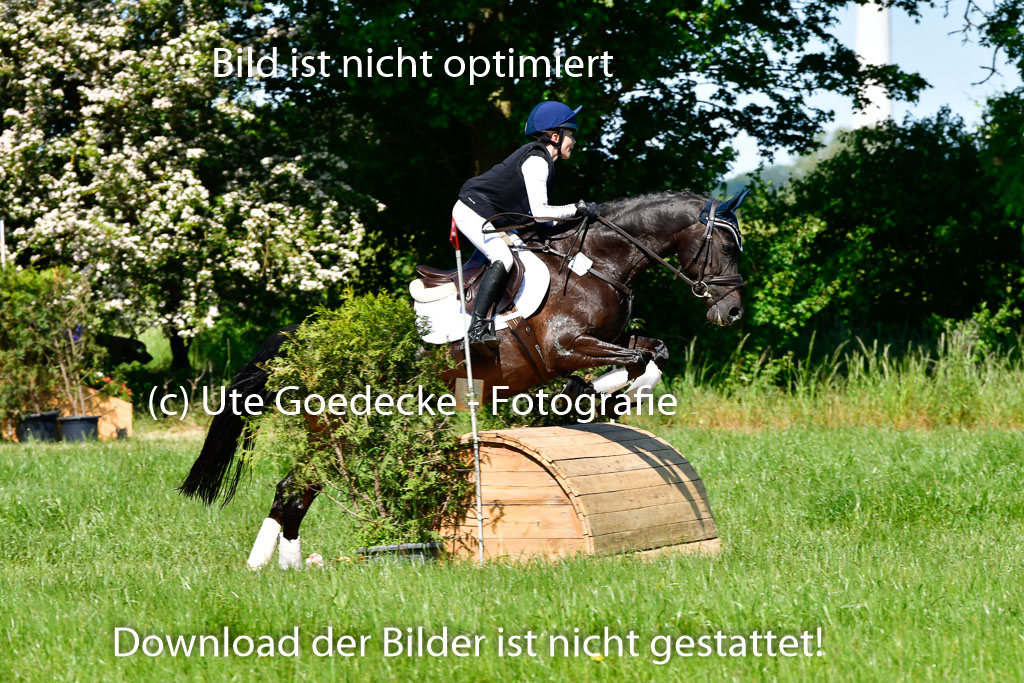 Goldene Schärpe Ponys in Hohen Luckow 1-4.6.23 | Frieda Schulze HZurmussen  mit Milka_1 