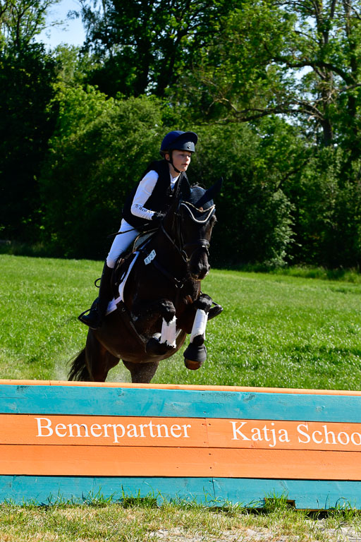Goldene Schärpe Ponys in Hohen Luckow 1-4.6.23 | 04062023   Frieda Schulze Zurmussen - Milka_01 
