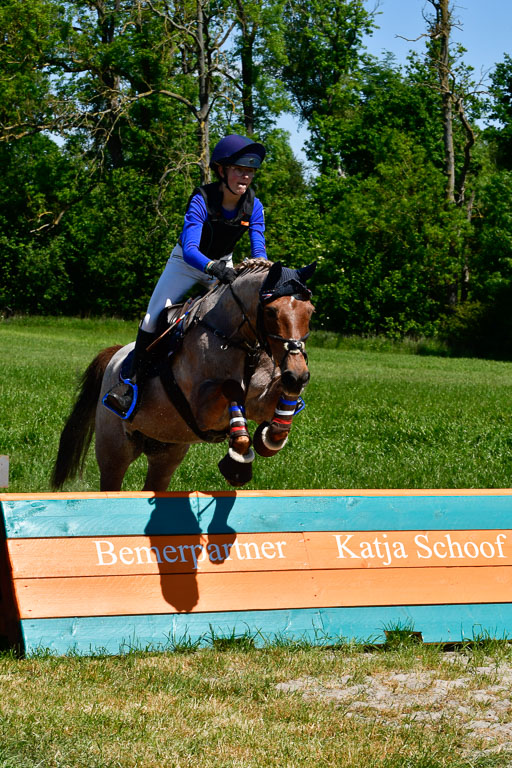 Goldene Schärpe Ponys in Hohen Luckow 1-4.6.23 | 04062023 Greta H  Hagen - Nogger Boy_01 