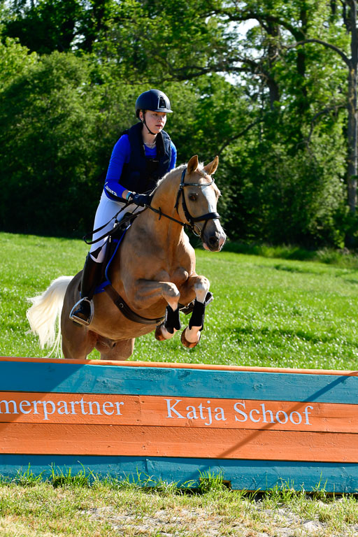 Goldene Schärpe Ponys in Hohen Luckow 1-4.6.23 | 04062023 Laura Scheidtweiler - El Amigo  Mio_2 