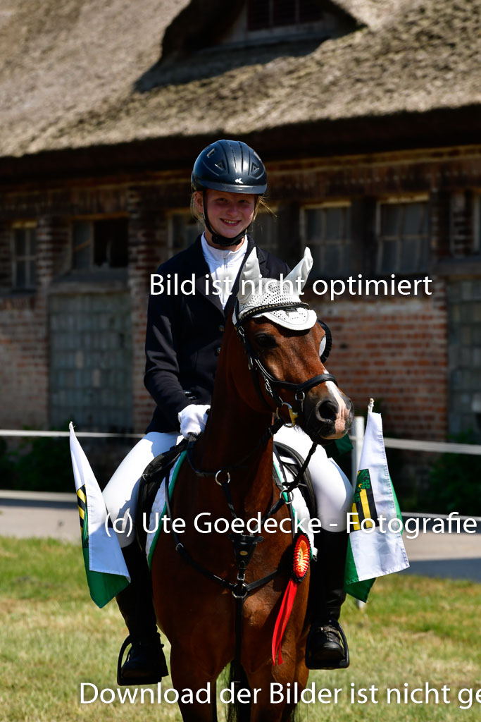 Goldene Schärpe Ponys in Hohen Luckow 1-4.6.23 | 04062023  Siegerehrung_004 