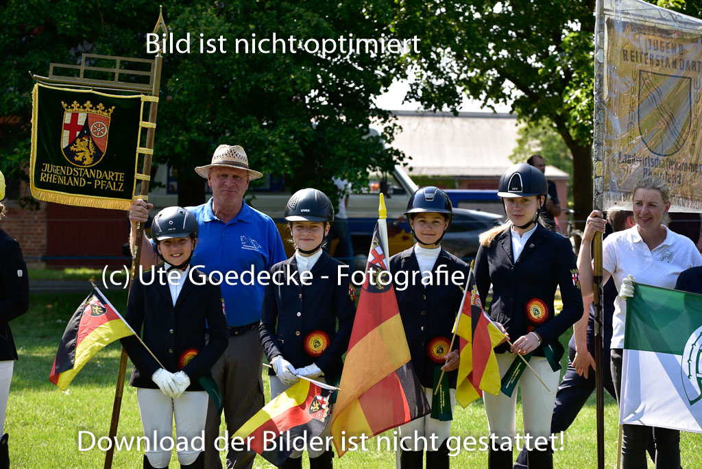 Goldene Schärpe Ponys in Hohen Luckow 1-4.6.23 | 04062023  Siegerehrung_041 