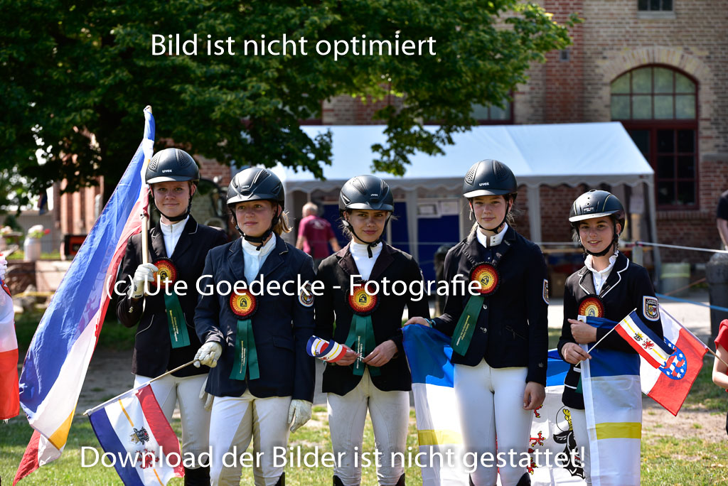 Goldene Schärpe Ponys in Hohen Luckow 1-4.6.23 | 04062023  Siegerehrung_065 