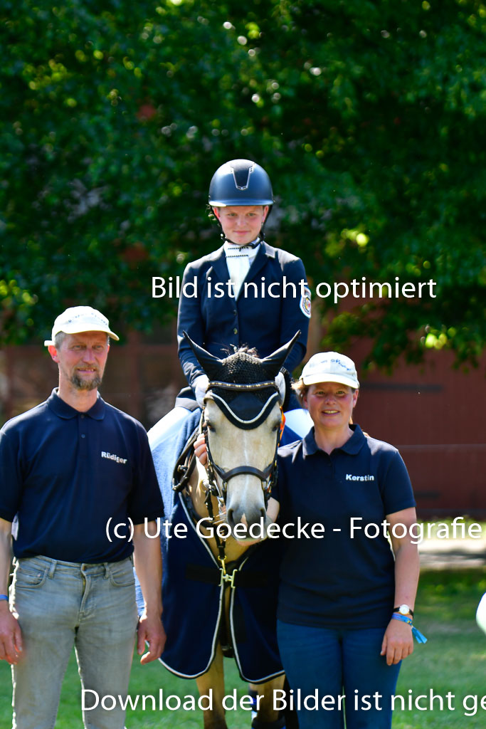 Goldene Schärpe Ponys in Hohen Luckow 1-4.6.23 | 04062023  Siegerehrung_125 
