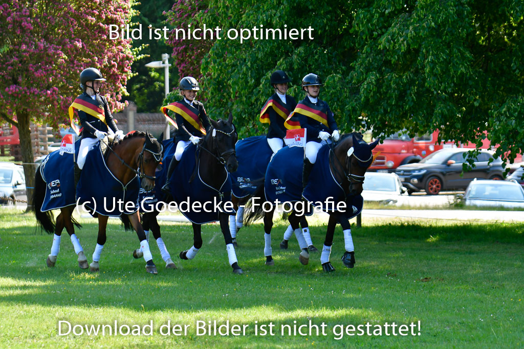 Goldene Schärpe Ponys in Hohen Luckow 1-4.6.23 | 04062023  Siegerehrung_150 