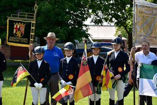 Goldene Schärpe Ponys in Hohen Luckow 1-4.6.23 | 04062023  Siegerehrung_041 