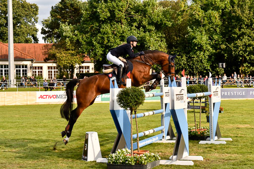  | Bräuer, hanna - Caroline 9-24 