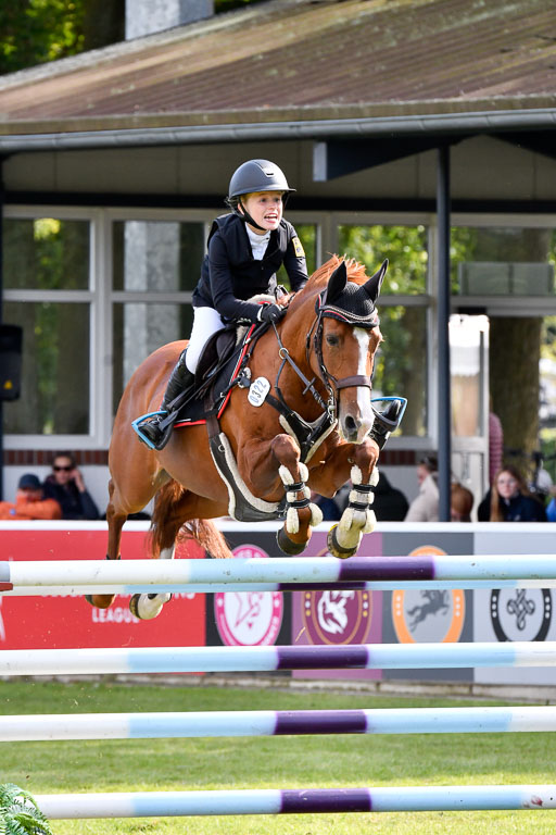  | Neumann, Janne - Petit Dechantee 9-24_02 