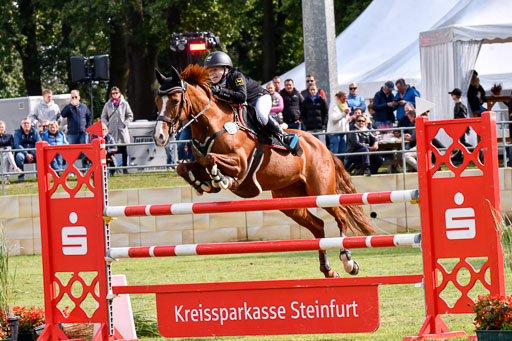  | Neumann, Janne - Petit Dechantee 9-24_12 