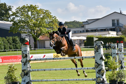  | Hagedorn, Luna - Nikita va het Vijverhof 9-24_02 