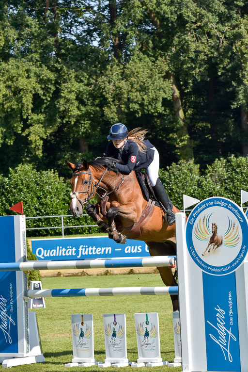  | Hagedorn, Luna - Nikita va het Vijverhof 9-24_04 