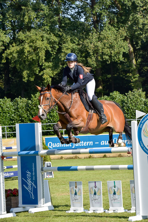  | Hagedorn, Luna - Nikita va het Vijverhof 9-24_05 