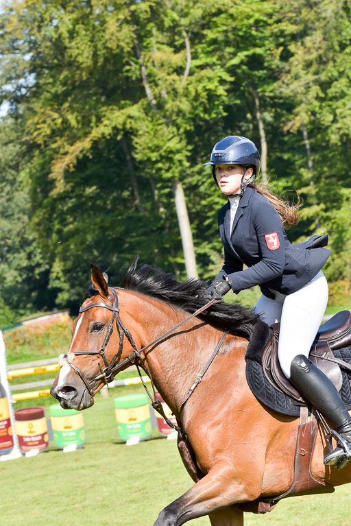  | Hagedorn, Luna - Nikita va het Vijverhof 9-24_06 