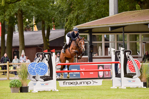  | Hagedorn, Luna - Nikita va het Vijverhof 9-24_12 