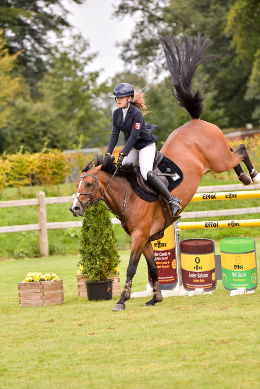  | Hagedorn, Luna - Nikita va het Vijverhof 9-24_14 