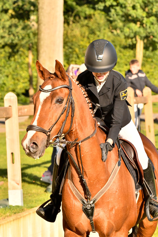  | Hilger, Viktoria - Jango 9-24_21 