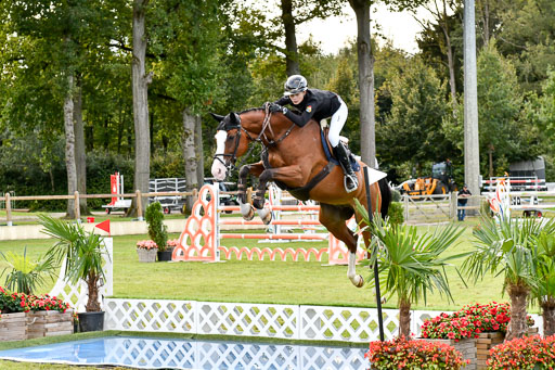  | Konle, Louise - Dressed for Success 9-24_04 