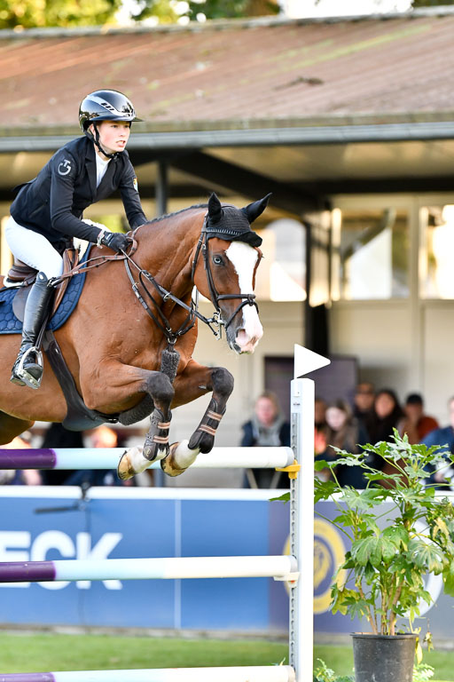  | Konle, Louise - Dressed for Success 9-24_18 