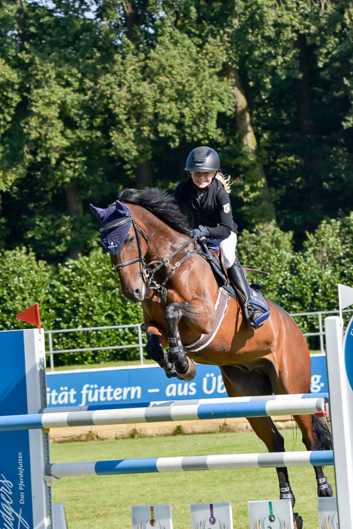  | Köhlbrandt, Karla - Stroller 9-24_04 