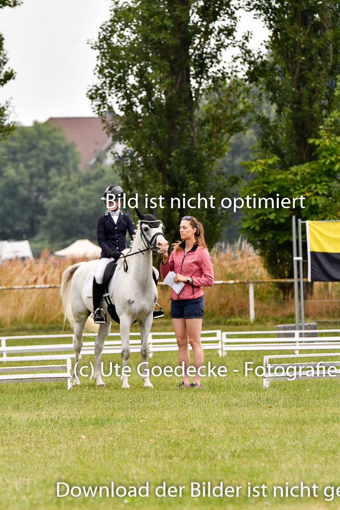 Goldene Schärpe Ponys in Hohenberg Krusemark 2024 | 12072024 Dressur _0279 