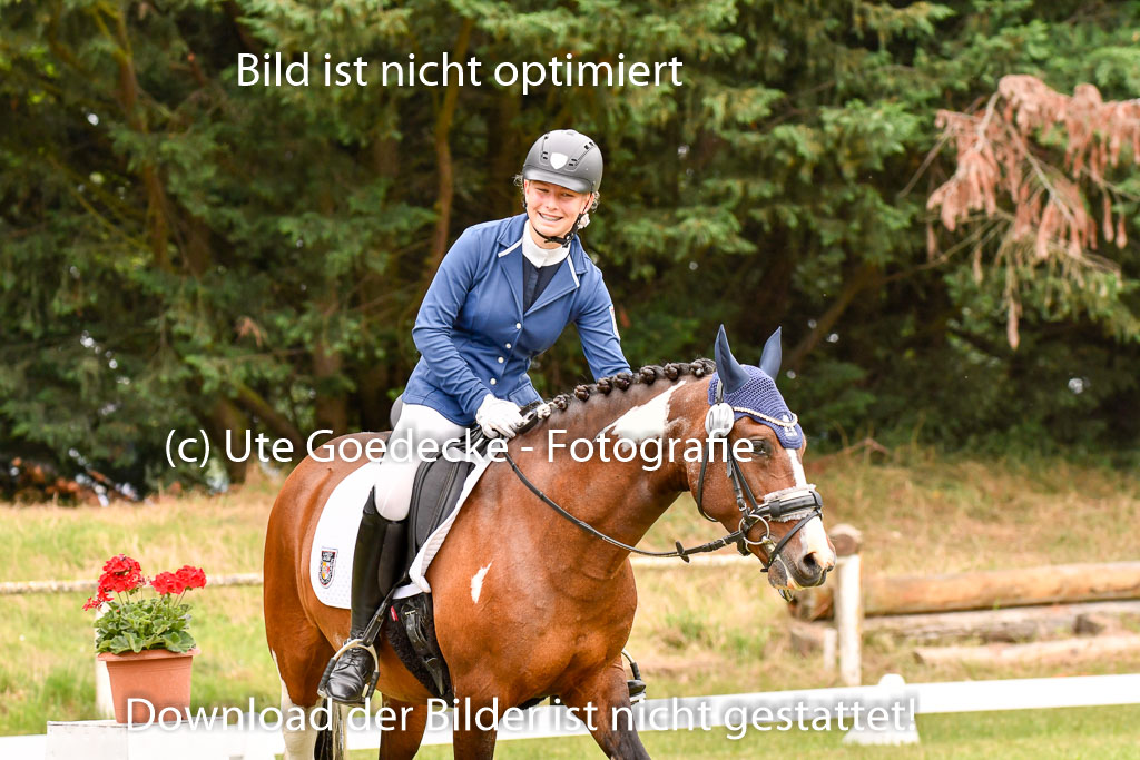 Goldene Schärpe Ponys in Hohenberg Krusemark 2024 | 12072024 Dressur _0700