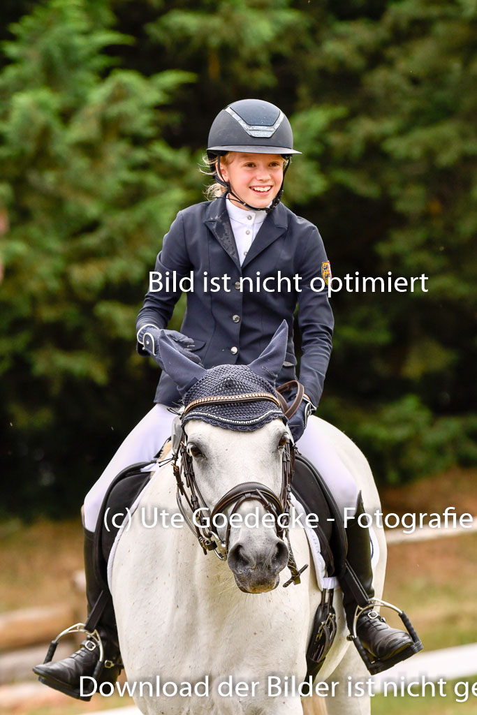 Goldene Schärpe Ponys in Hohenberg Krusemark 2024 | 12072024 Dressur _0841 