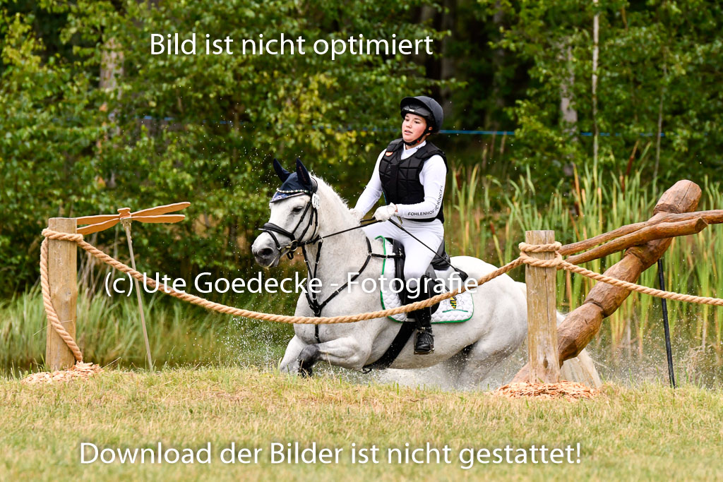 Goldene Schärpe Ponys in Hohenberg Krusemark 2024 | 13072024 Gelände 1 Abt_049