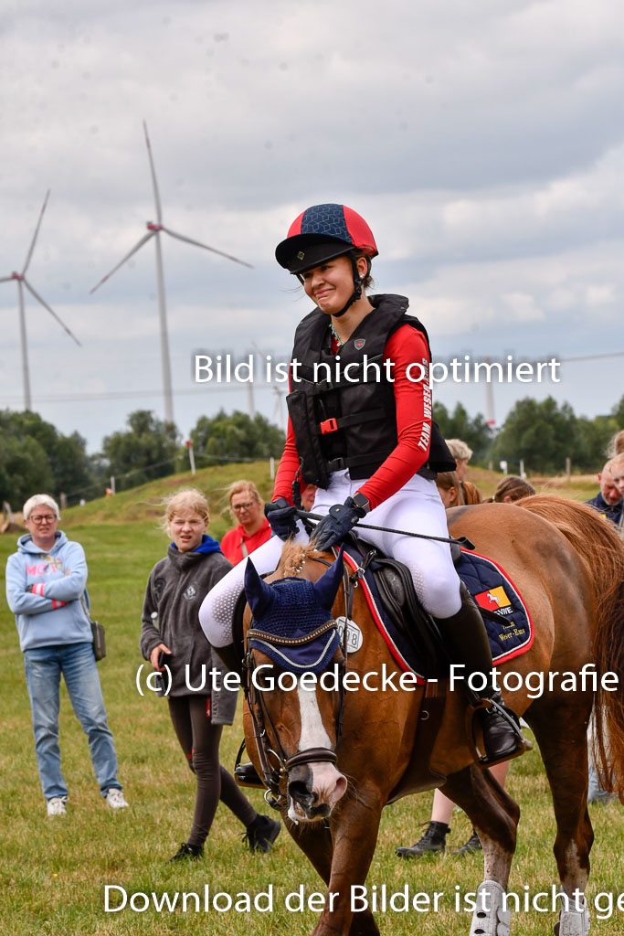 Goldene Schärpe Ponys in Hohenberg Krusemark 2024 | 13072024 Gelände 1 Abt_620