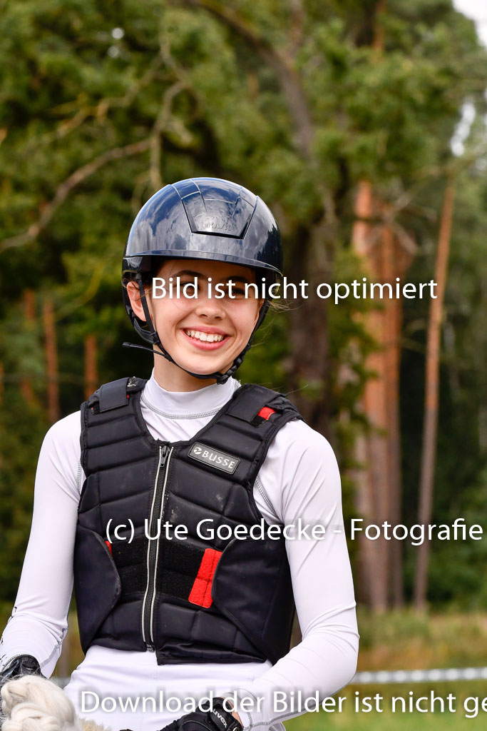 Goldene Schärpe Ponys in Hohenberg Krusemark 2024 | 13072024 Gelände 1 Abt_693