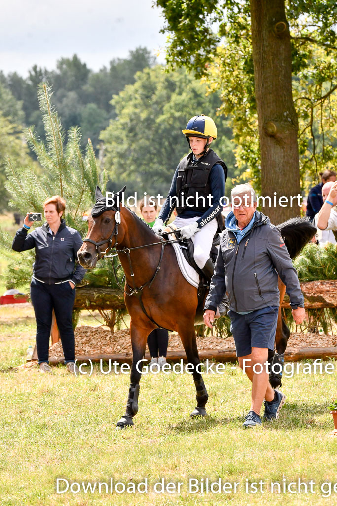Goldene Schärpe Ponys in Hohenberg Krusemark 2024 | 13072024 Gelände 1 Abt_783