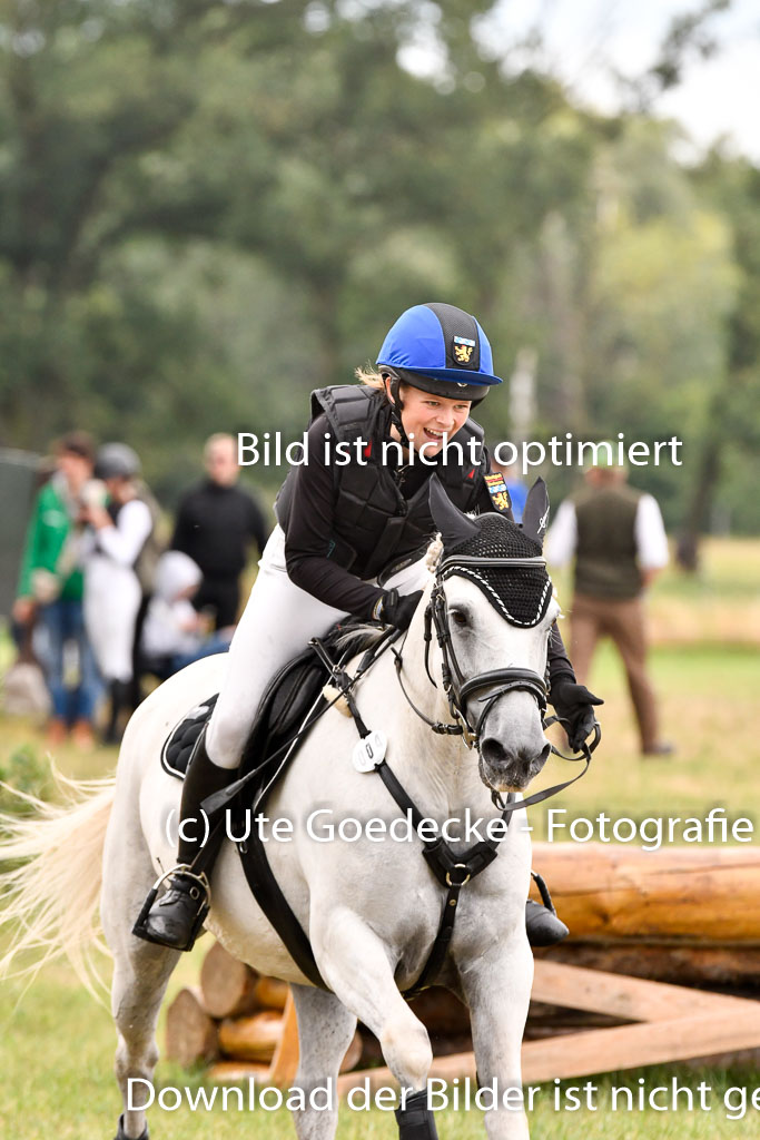 Goldene Schärpe Ponys in Hohenberg Krusemark 2024 | 13072024 Gelände 1 Abt_832